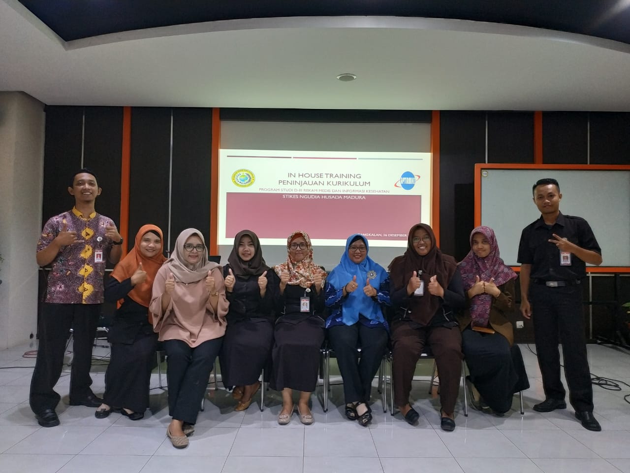 Work Shop peninjauan kurikulum prodi D3 RMIK
