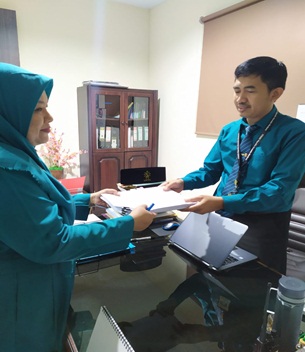 KEGIATAN PENYERAHAN UMPAN BALIK DOSEN DAN MAHASISWA TAHUN AKADEMIK 2018/2019